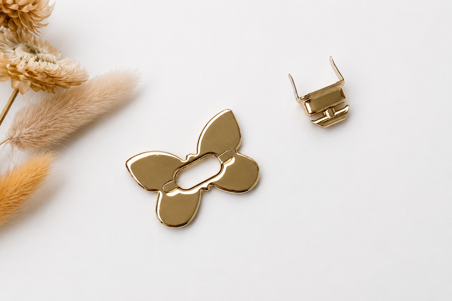 Butterfly Twist  Lock - Golden
