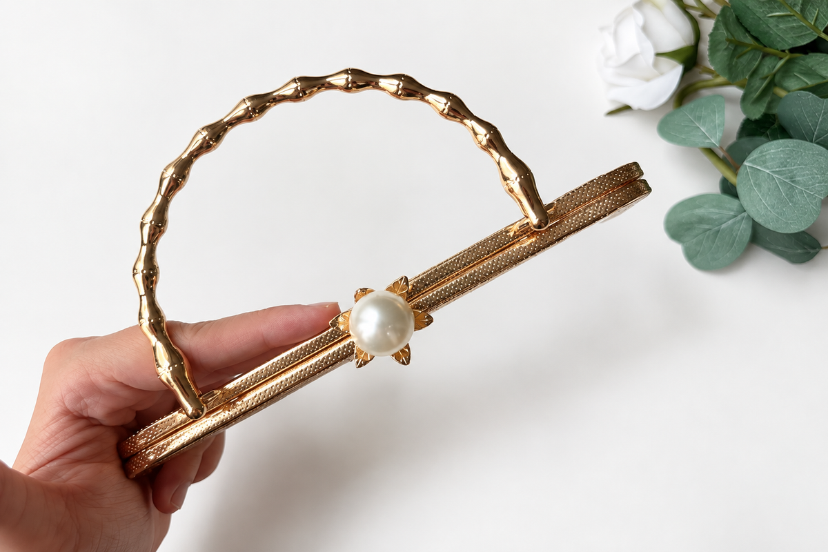 Rectangle Pearl Clasp Frame With handle