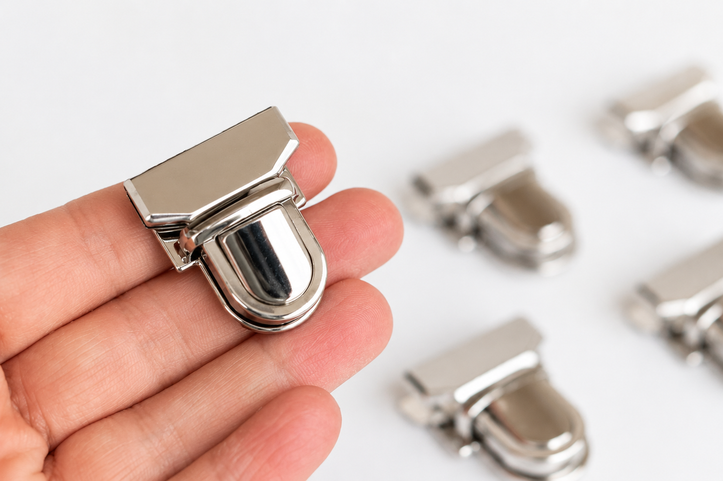 Clip Type Lock - Silver