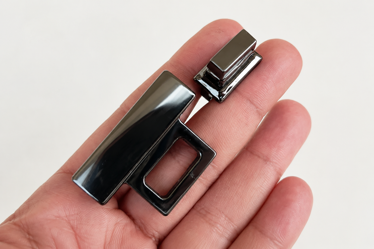 Twist Type Lock (Style #3)